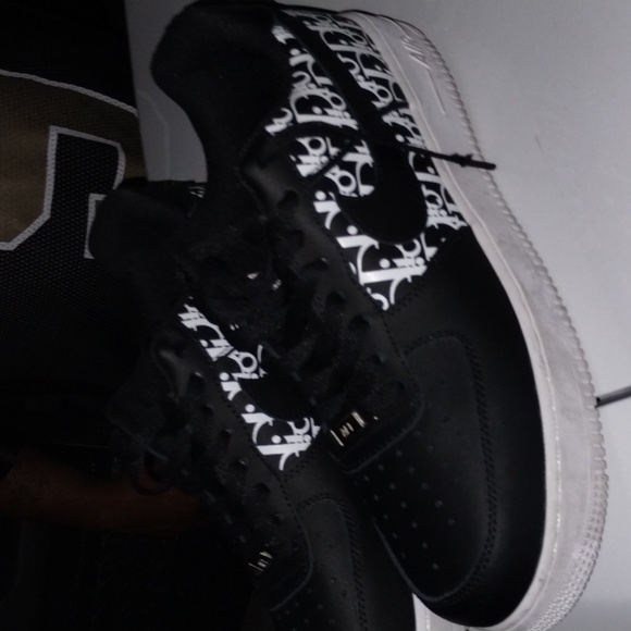 Shoes - Picture 4 of 4